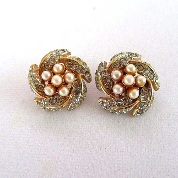 Vintage clear rhinestone & faux pearl swirl pierced Mid Century Revival earrings - Picture 3 of 4